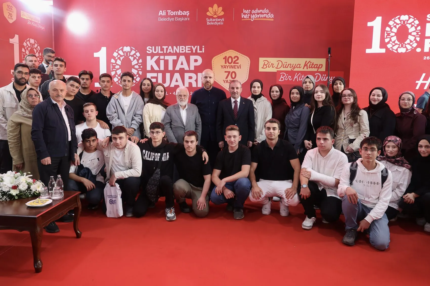 Bilal Erdoğan'dan ebeveynlere kritik uyarı: Çocuklarımızı kurtarmanın yolu kütüphanelerden geçiyor