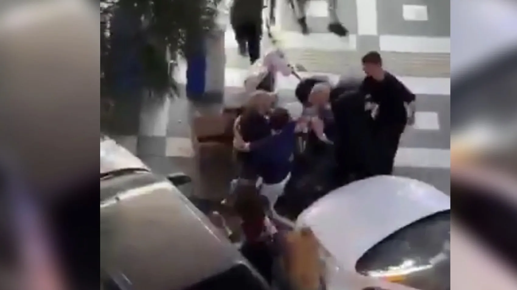 Şanlıurfa'da sokak ortasında dehşet anları: Döner bıçaklı kavgada kan aktı