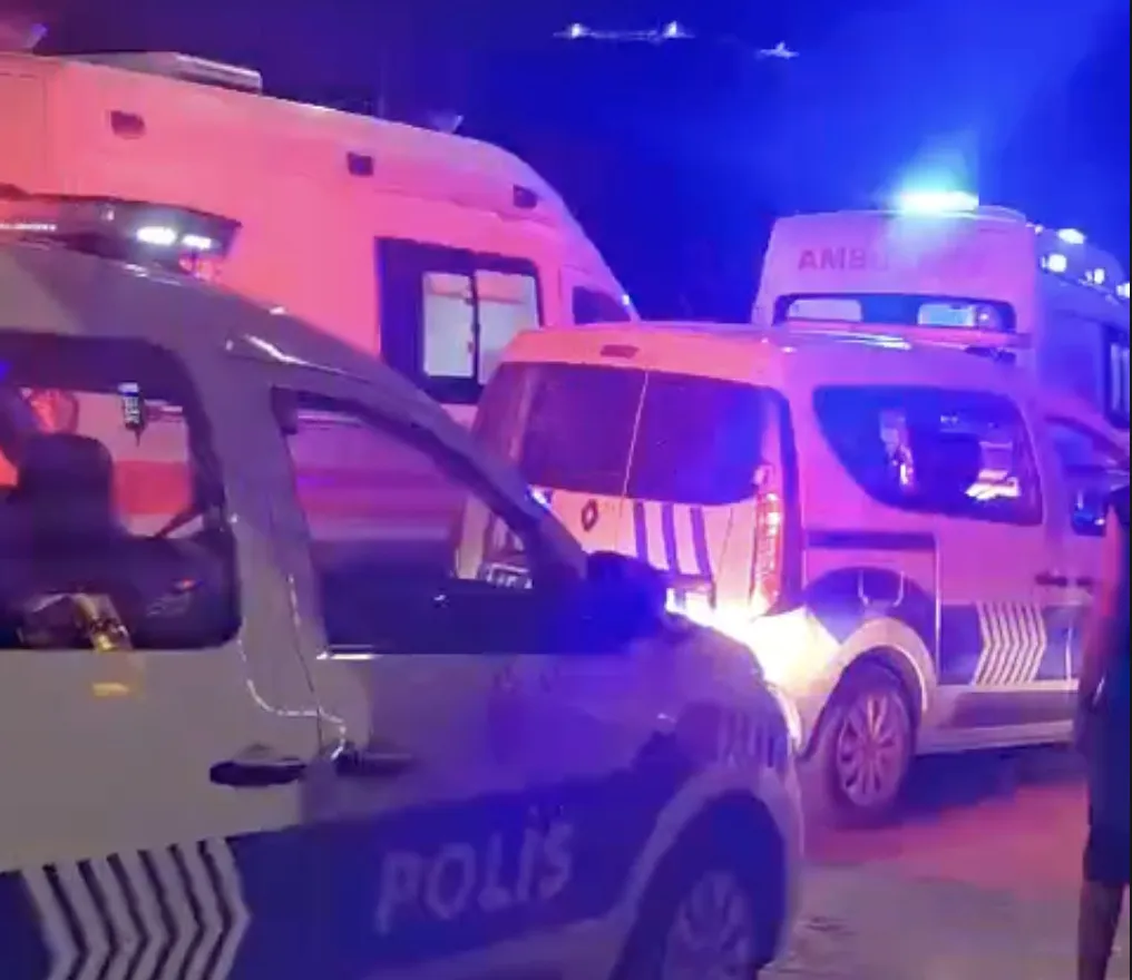 Turgutlu'da gece yarısı dehşeti: Sokak ortasında bıçaklı ve sopalı hesaplaşma