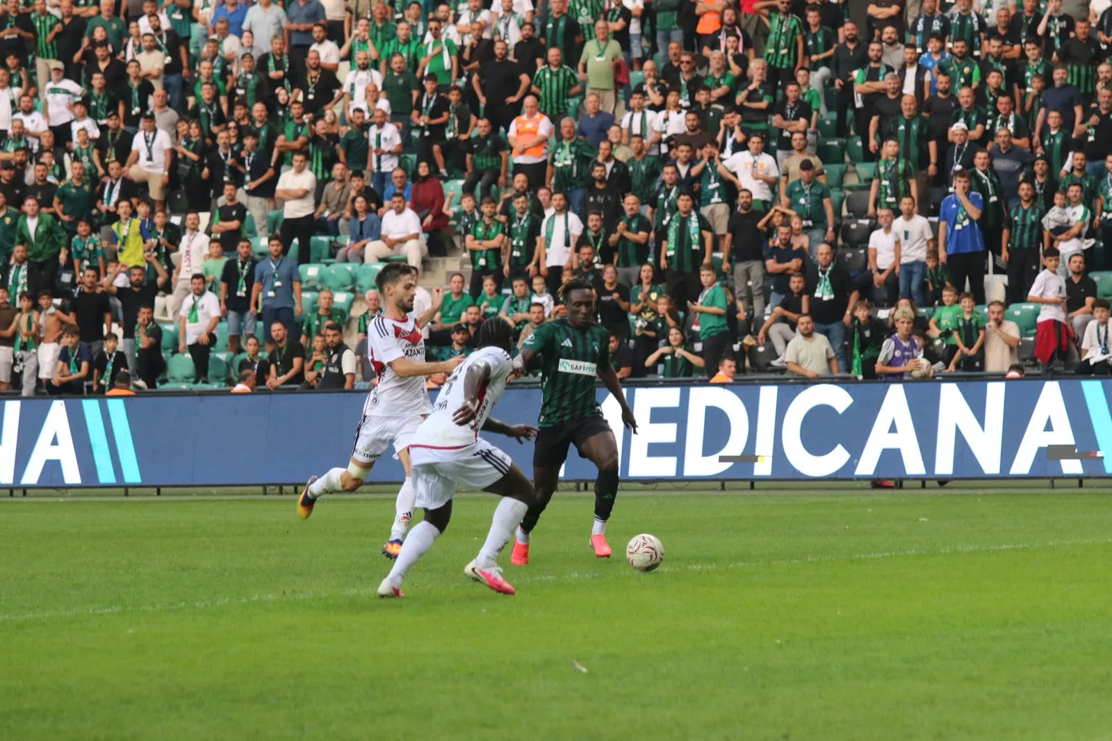 Kocaelispor evinde fırtına gibi esti: Gaziantep FK'ya geçit yok