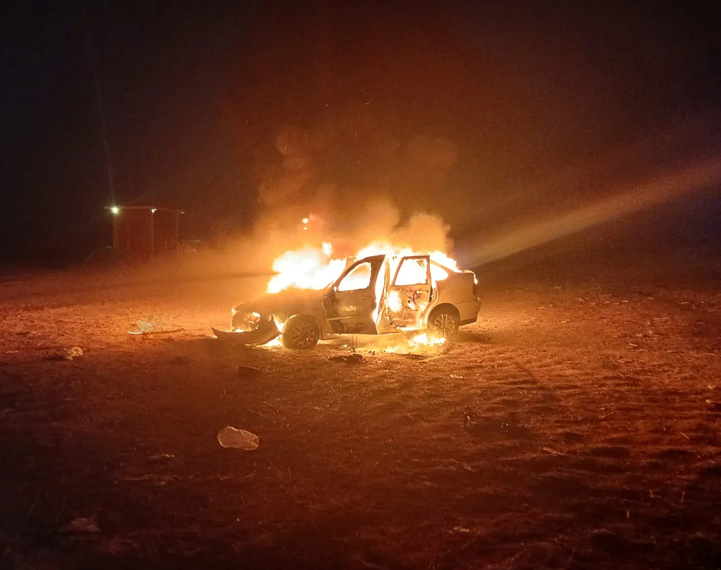 Tatil sabahı kabusa döndü: Marşa bastığı an otomobili küle döndü