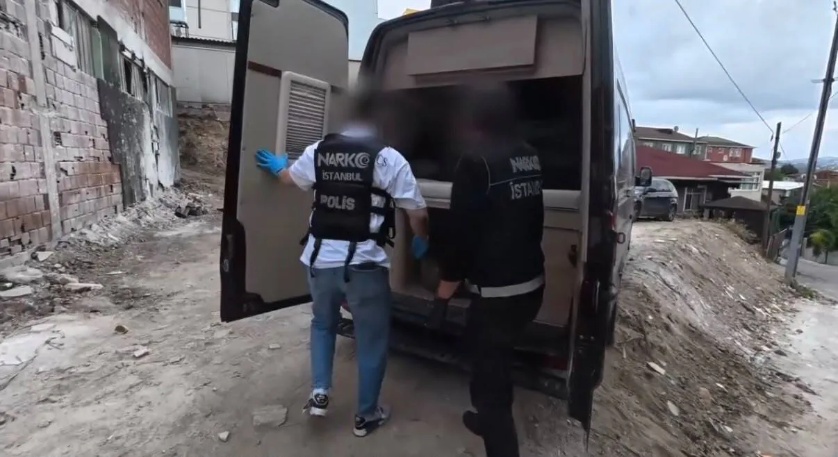 Beykoz'da narkotik baskın: Tonlarca uyuşturucu sevkiyatına büyük darbe