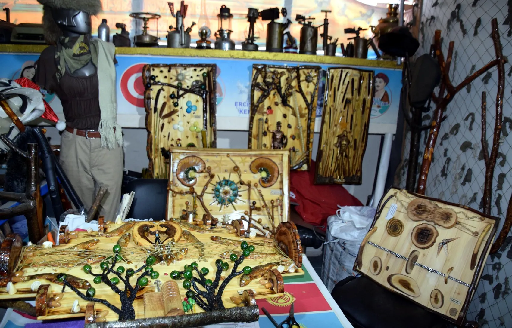 Çöpten sanat doğuyor: 35 yıllık tutkuyla atıkları başyapıta dönüştürüyor