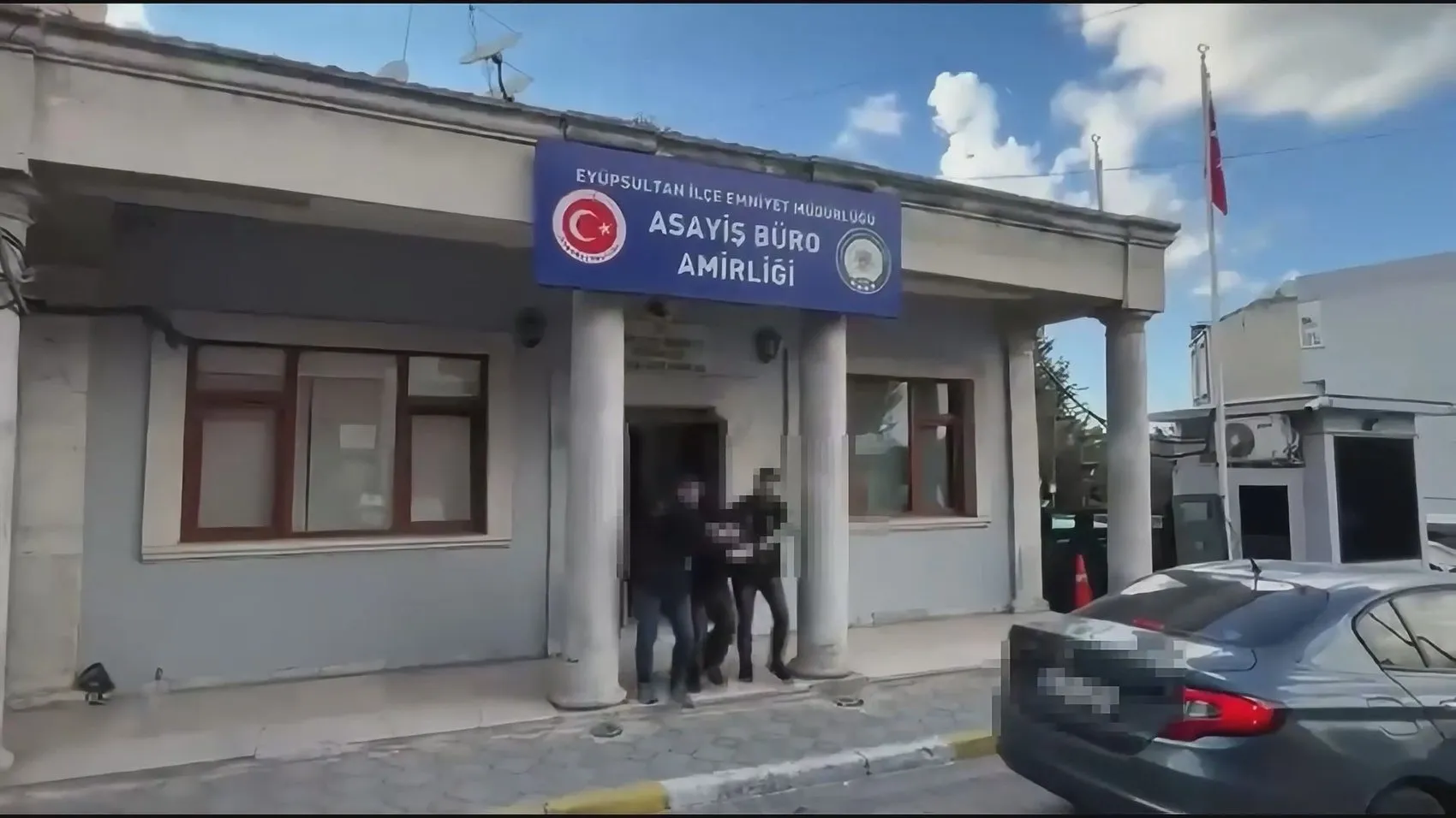 Polise çarparak kaçmaya çalışan şüpheliye nefes kesen takip: 16 suç kaydı cezaevine gönderdi