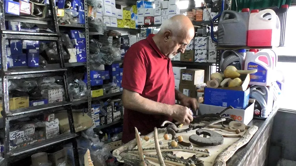 Çöpten sanat doğuyor: 35 yıllık tutkuyla atıkları başyapıta dönüştürüyor