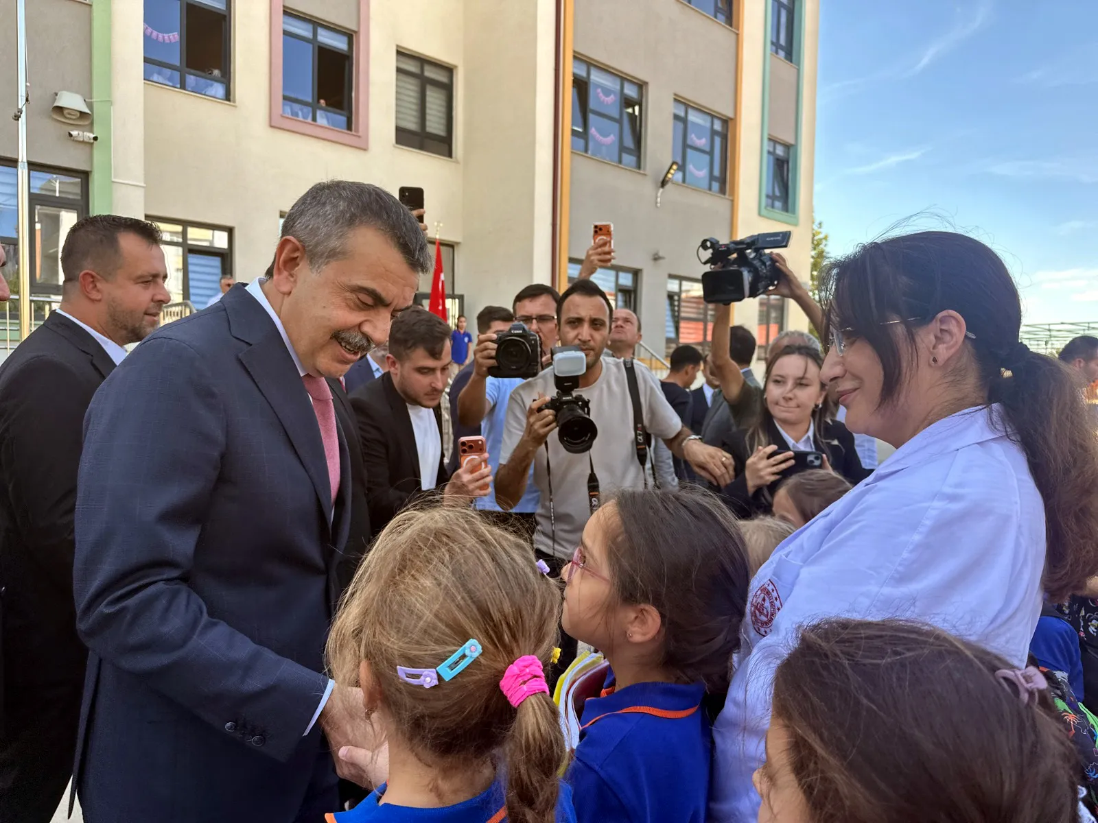 Bakan Tekin'den eğitimde 'geçmişle bugün' kıyaslaması: 80 kişilik sınıflardan 17'ye düşen başarı hikayesi