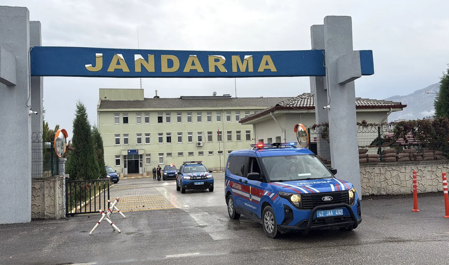 12 ilde eş zamanlı düğmeye basıldı: Yasa dışı bahis şebekesine jandarma darbesi