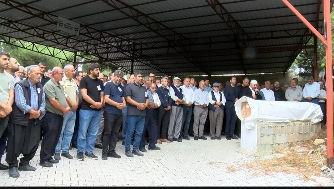 Denizdeki facia Hatay'ı yasa boğdu: Küçük Mehmet ve Nihat usta son yolculuklarına uğurlandı