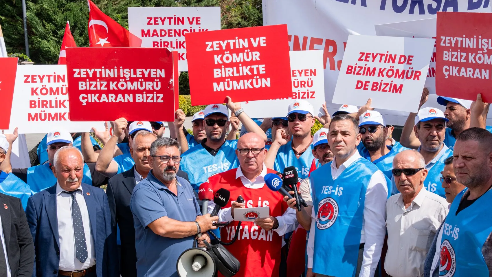 Milaslı işçiler ve muhtarlar Ankara'da: Geleceğimiz için Danıştay'ın kapısındayız