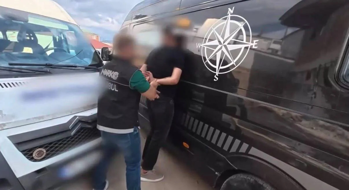 Beykoz'da narkotik baskın: Tonlarca uyuşturucu sevkiyatına büyük darbe