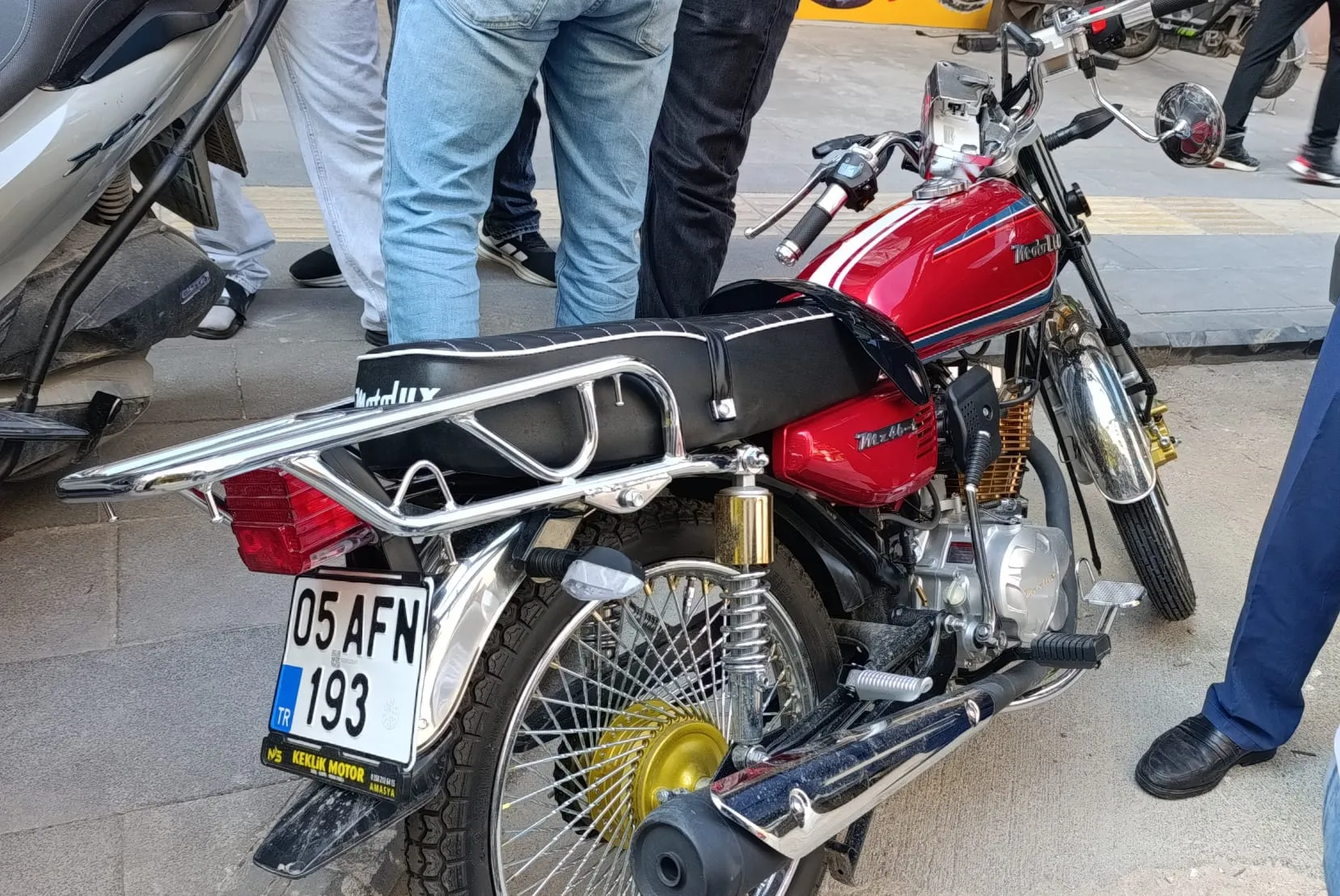 Ehliyetsiz sürüşün bedeli ağır oldu: Motosiklet kazası kamerada