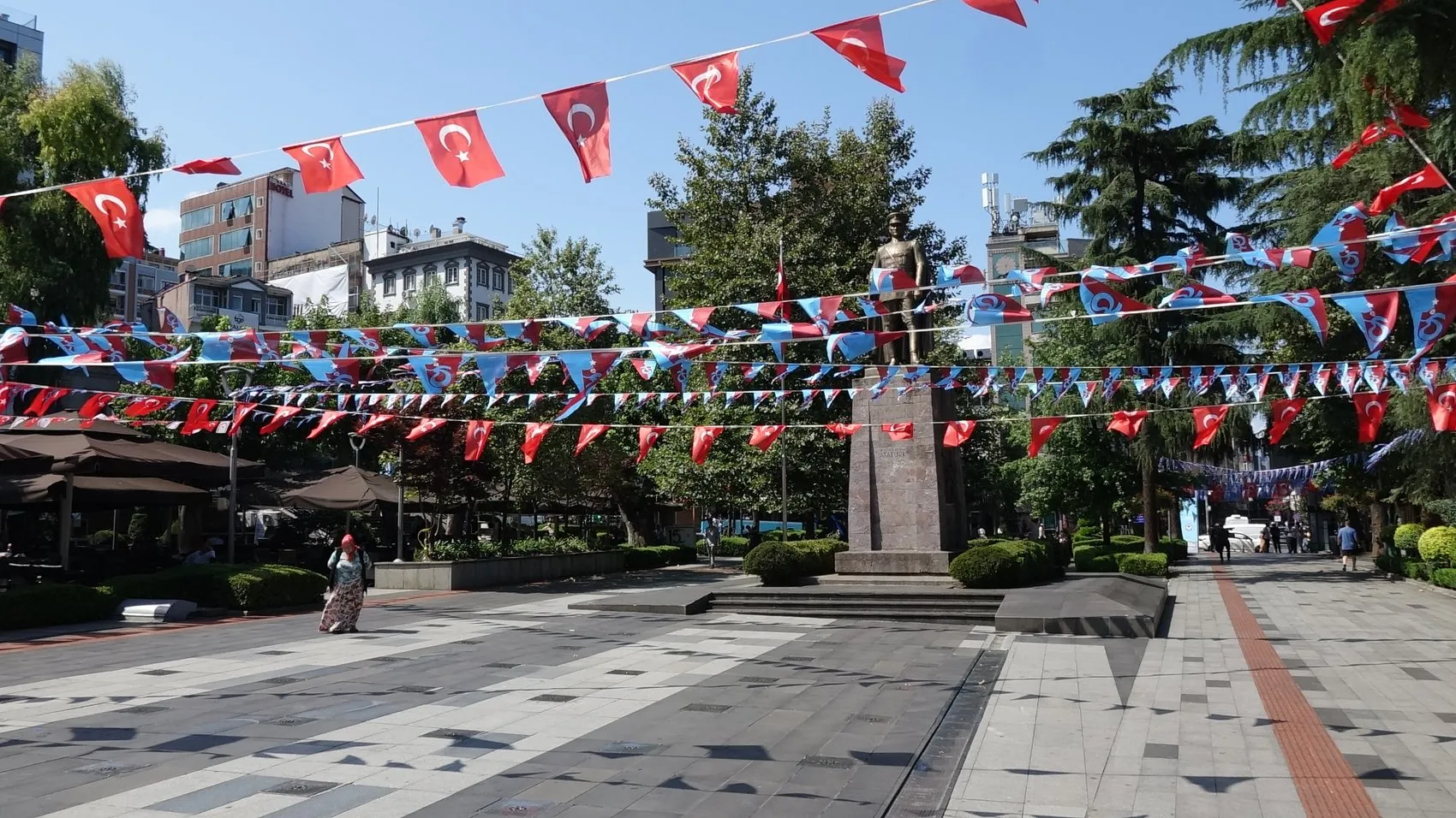 Trabzonspor'da Fatih Tekke dönemi kapandı: Taraftarlar yeni isim için ikiye bölündü