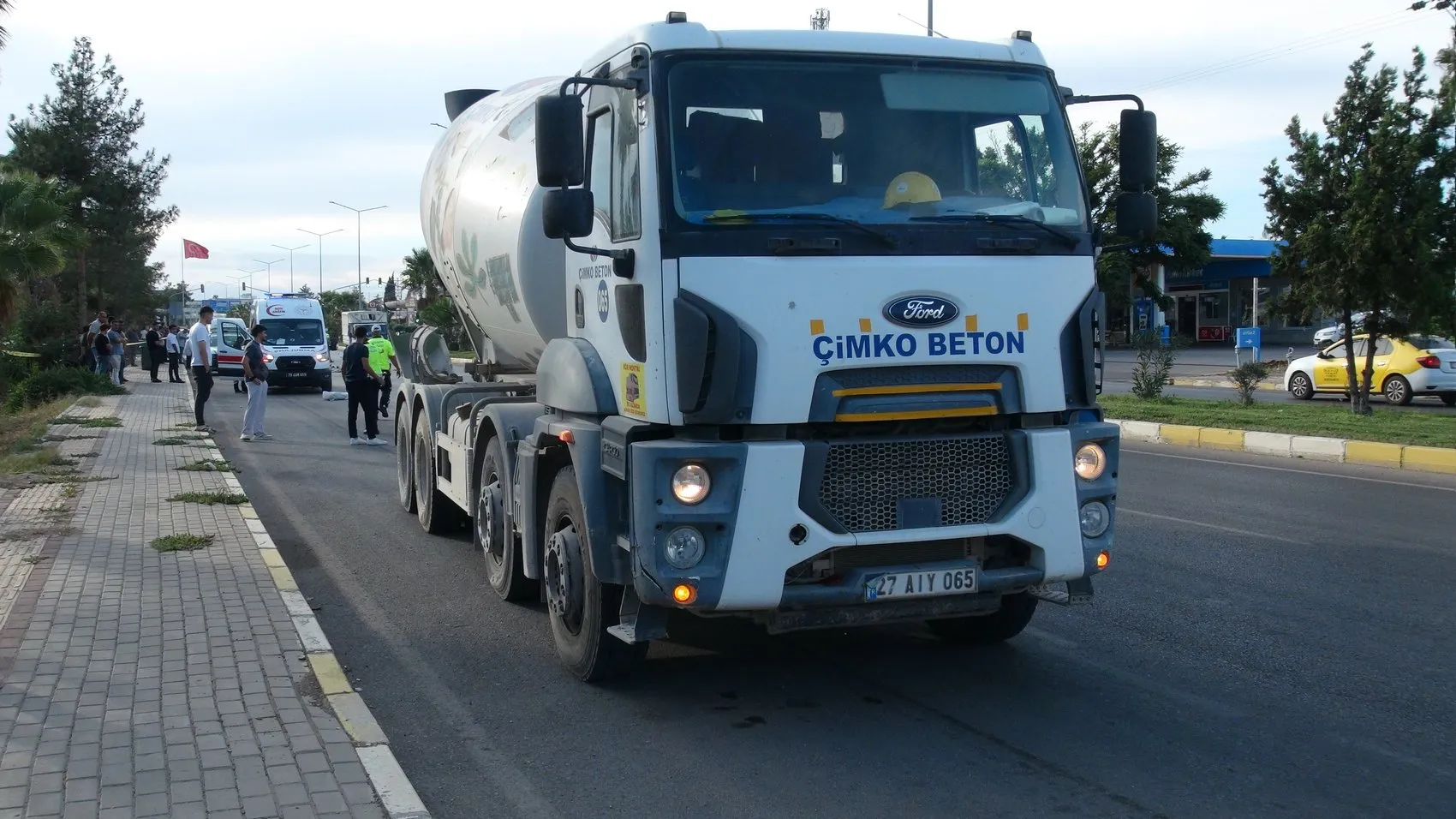 Kilis'te beton mikseri dehşeti: Motosikletli sürücü olay yerinde can verdi