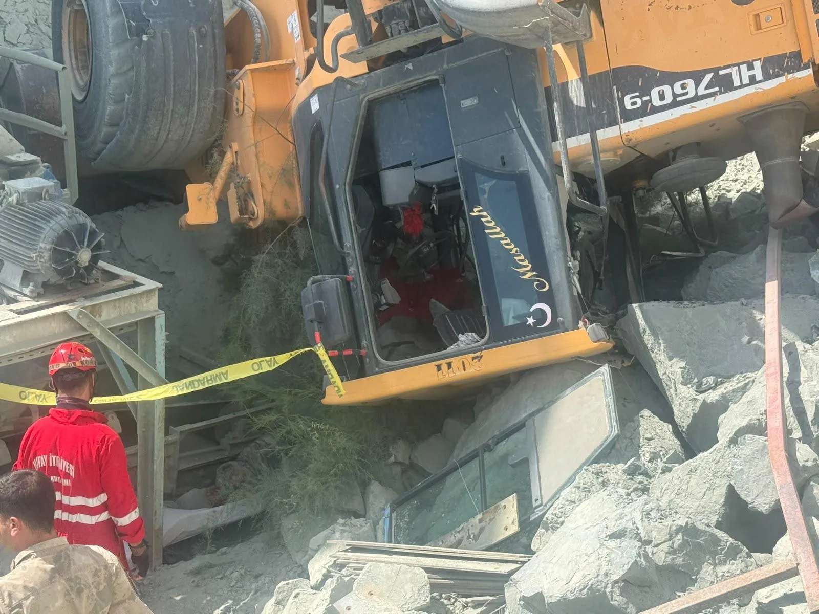 Antakya'daki taş ocağında yürek yakan kaza: Operatör hayatını kaybetti
