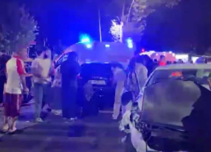 Sultangazi'de gece yarısı dehşeti: Üç aracın karıştığı kazada beş kişi hastanelik oldu