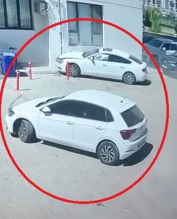 Diyarbakır'da site içinde korku dolu anlar: Kontrolden çıkan otomobil duvara çakıldı