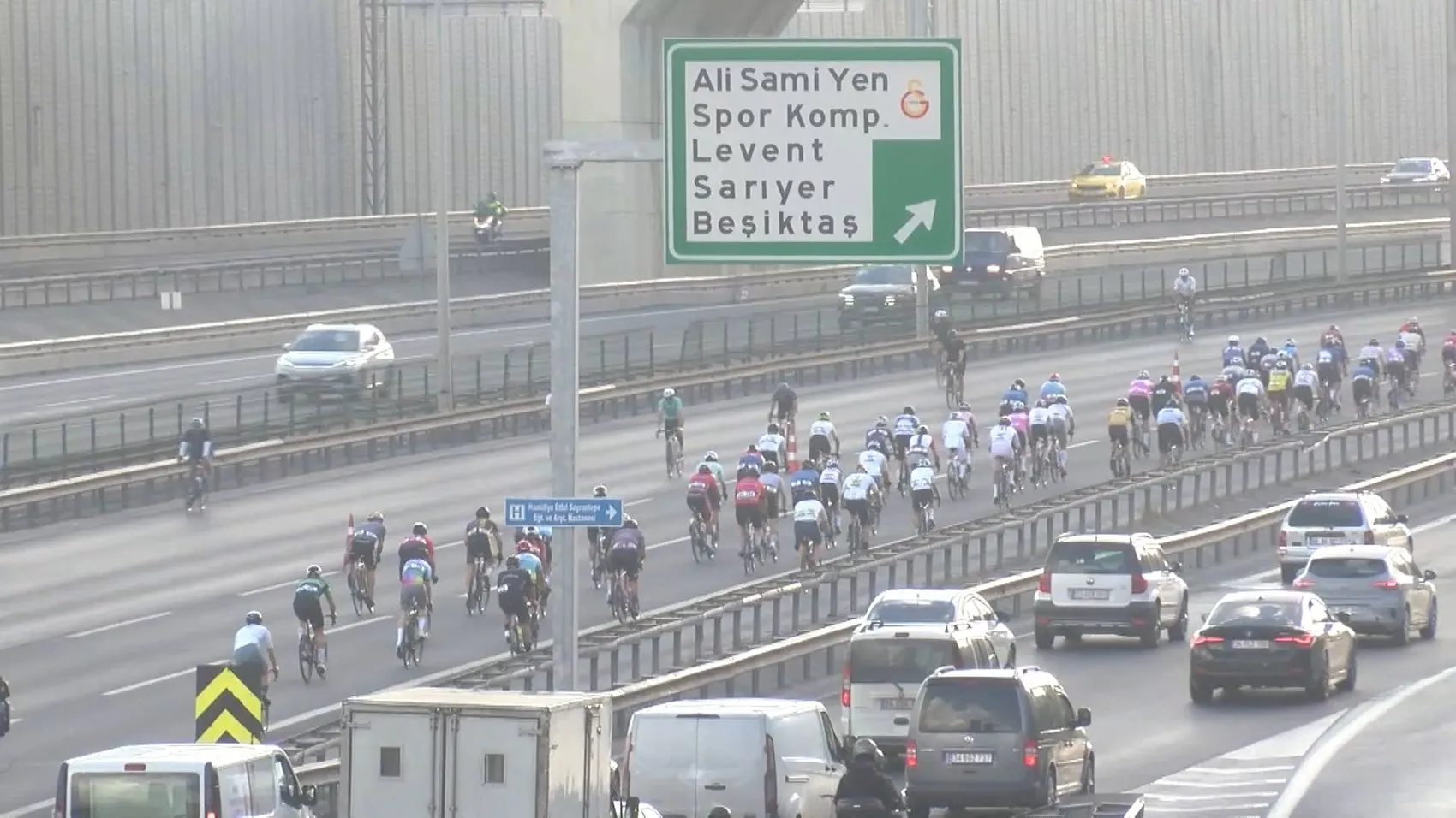 İstanbul trafiğinde dev kısıtlama: İki dev organizasyon yolları kilitledi