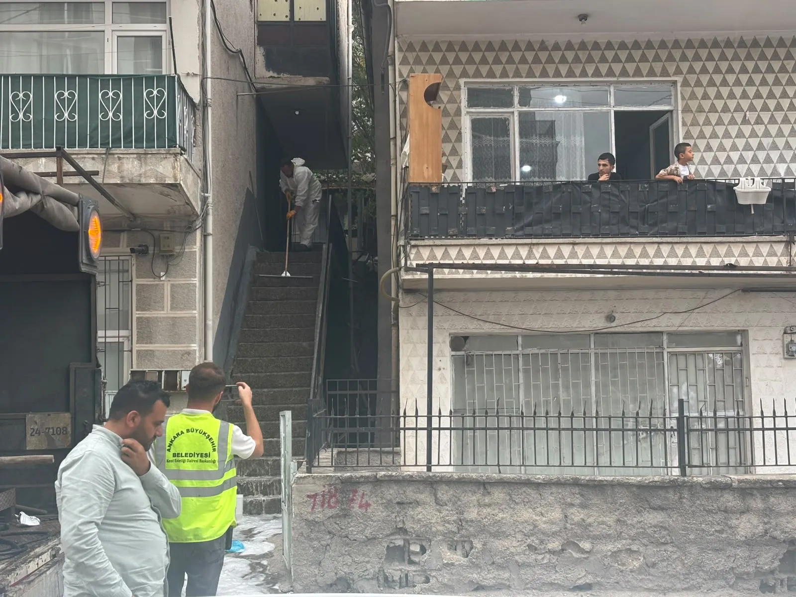Ankara'da dehşet dolu anlar: Arkadaşlarını katletti, polise yakalanınca tetiği kendine çekti