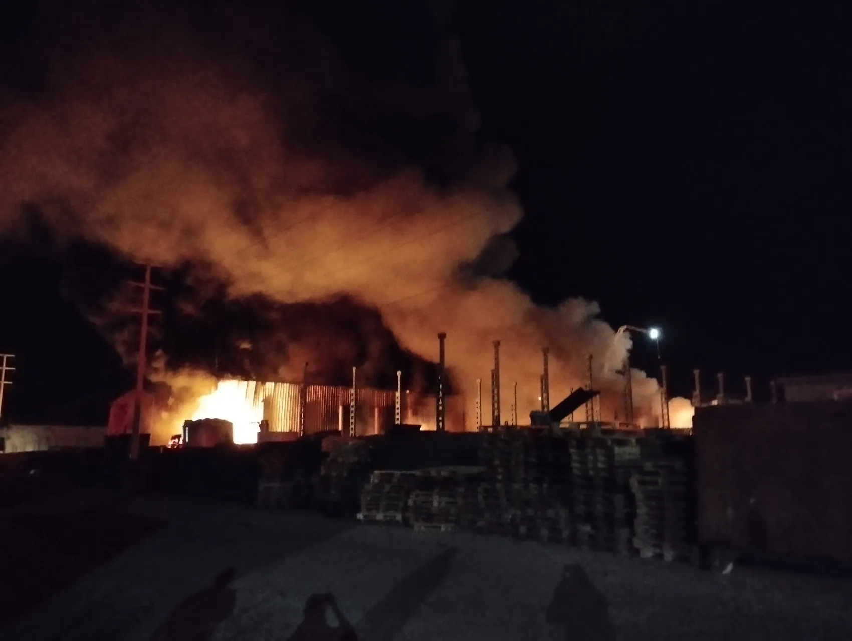 Gerede Organize Sanayi Bölgesi'nde korkutan yangın: Patlamalarla sarsıldı
