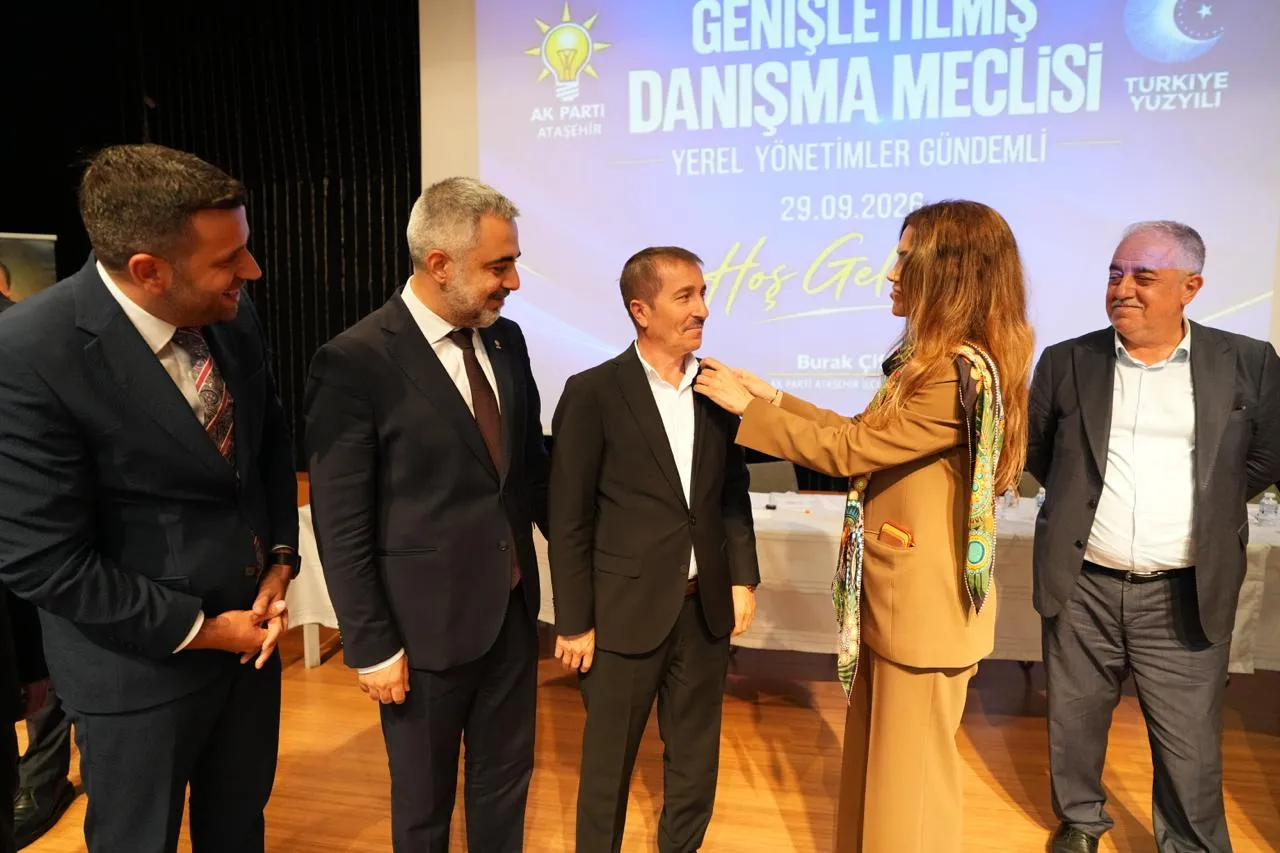 Ataşehir Belediye Meclisi'nde dengeler değişti: Altı isim CHP'den AK Parti'ye geçti