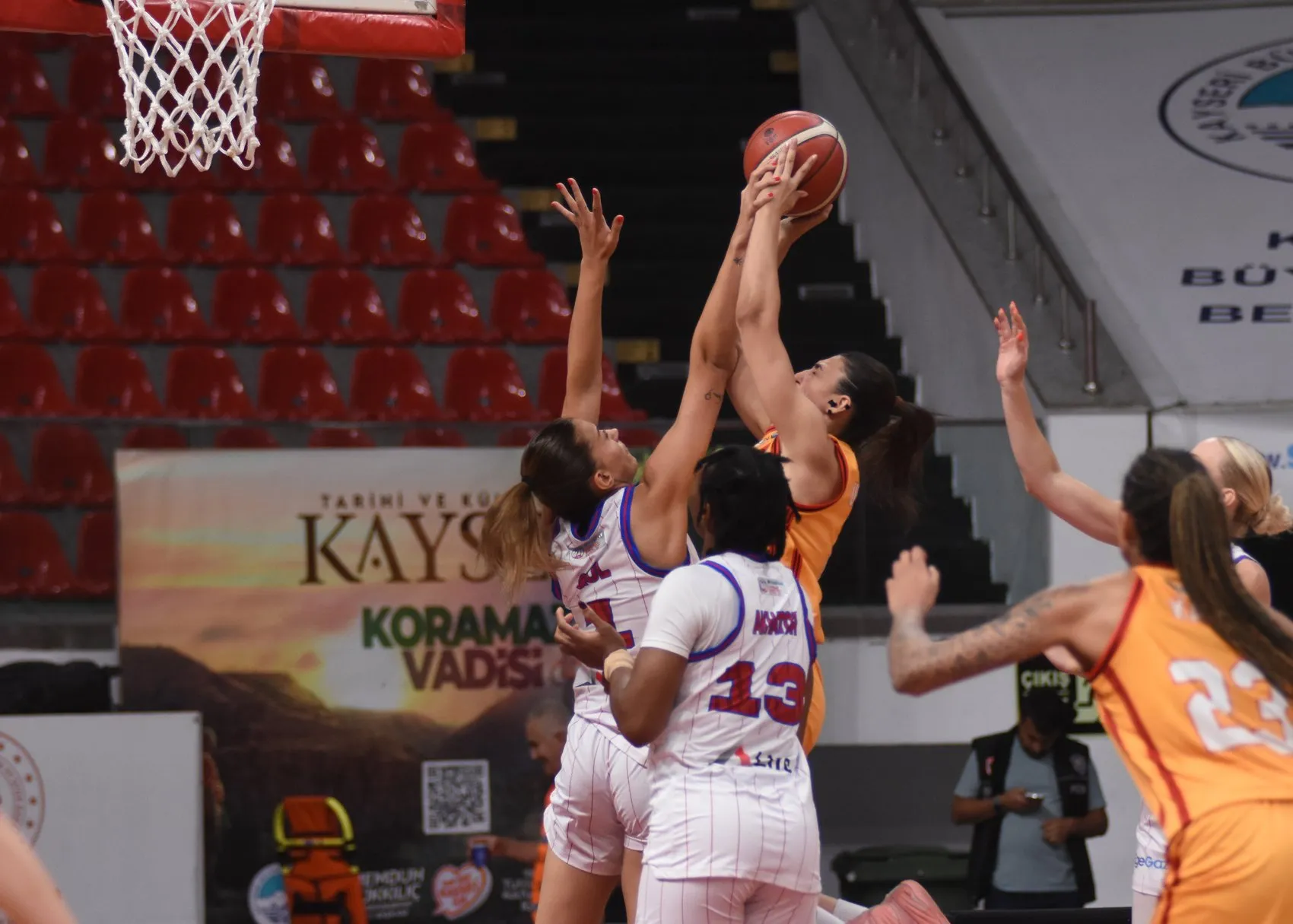 Erciyes Cup'ta final heyecanı: BOTAŞ ev sahibini devirdi