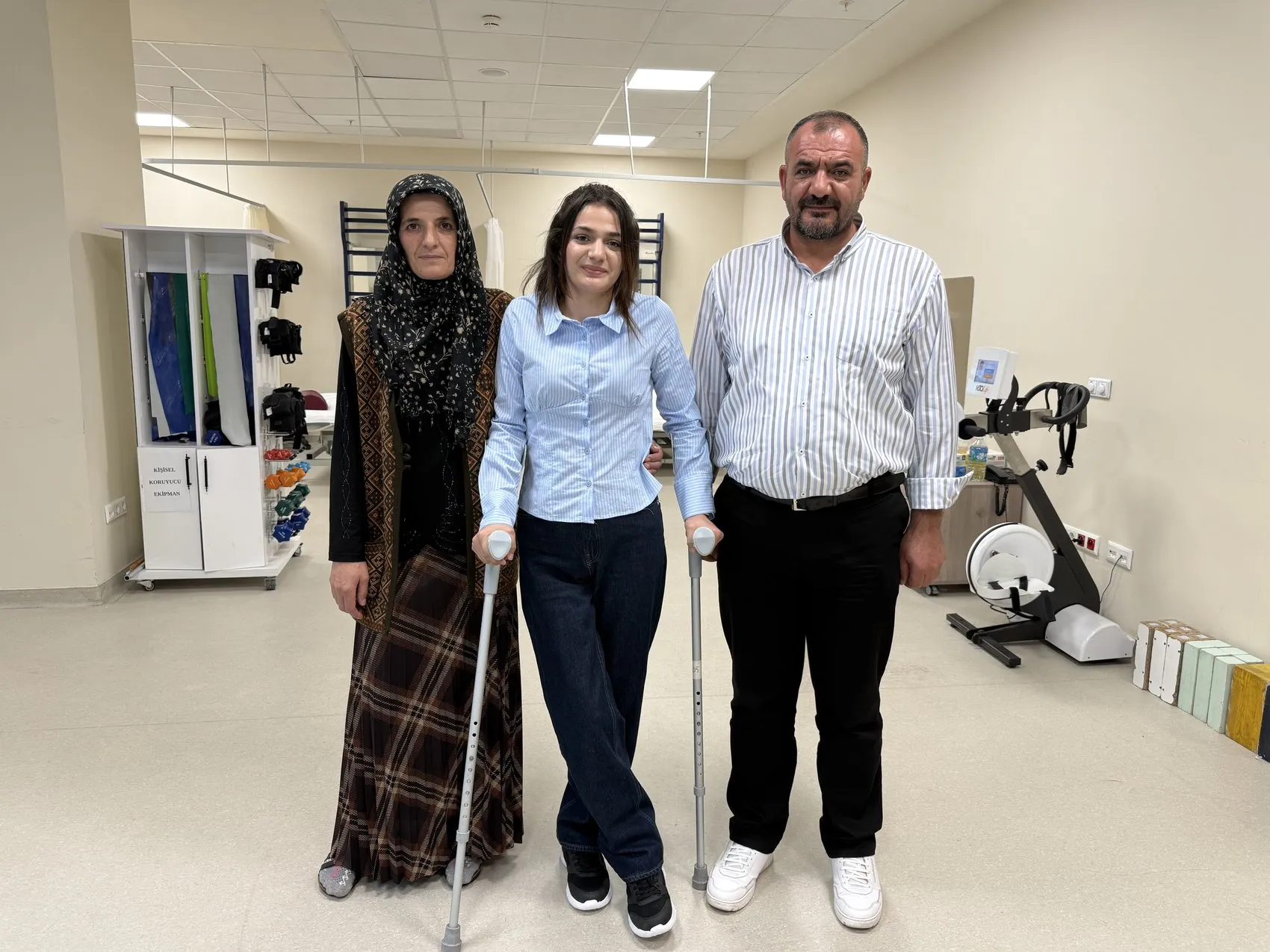 Doktorların felç kalır dediği genç kızın mucizevi dönüşü: Yüzde 1 ihtimali yüzde 99'a taşıdı