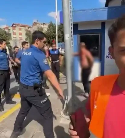 Esenler'de dehşet anları: Kamyonetle polisin üzerine sürdü, bıçakla saldırdı