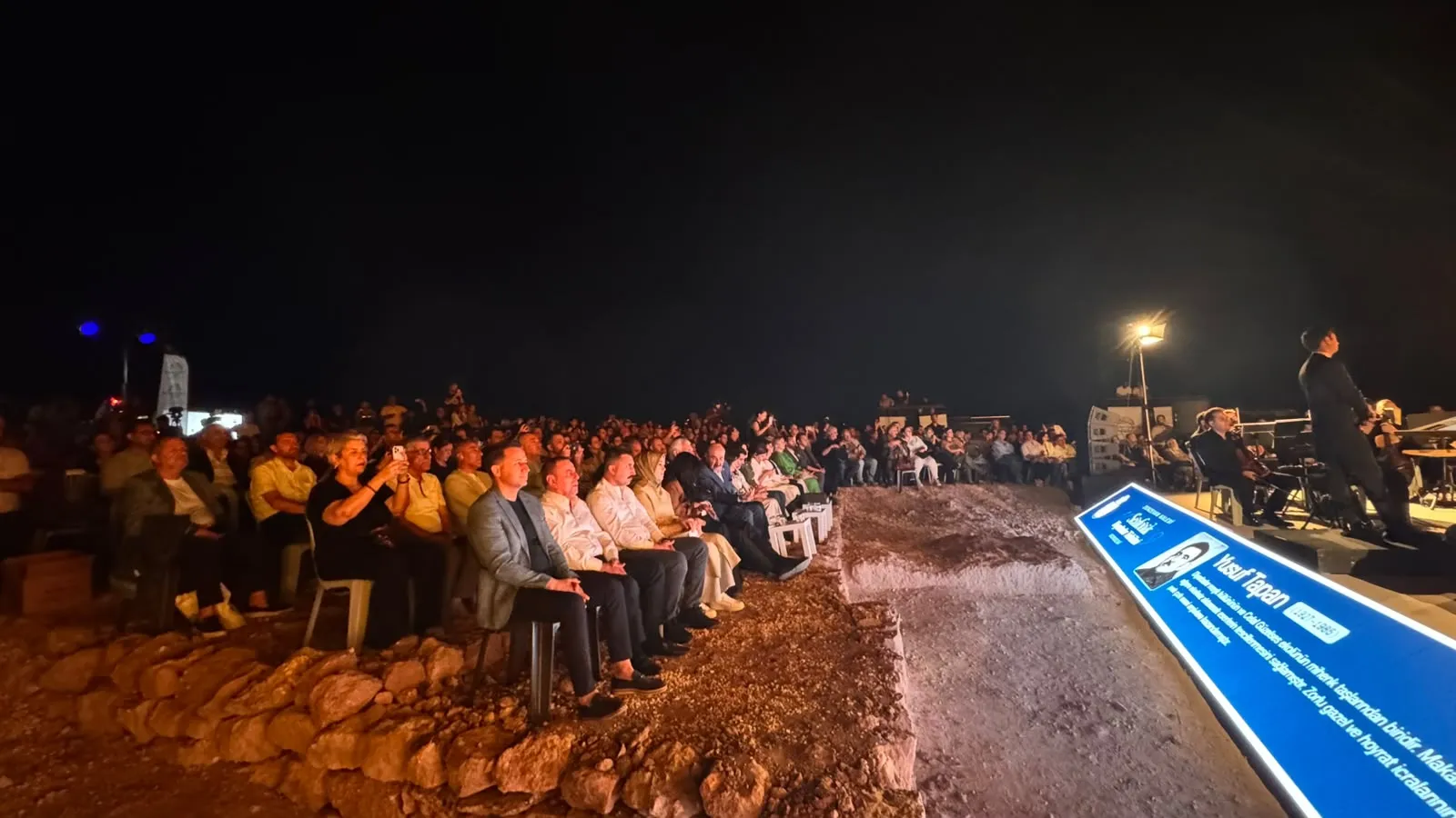 Tarihin derinliklerinde senfonik yankı: Zerzevan Kalesi'nde unutulmaz gece