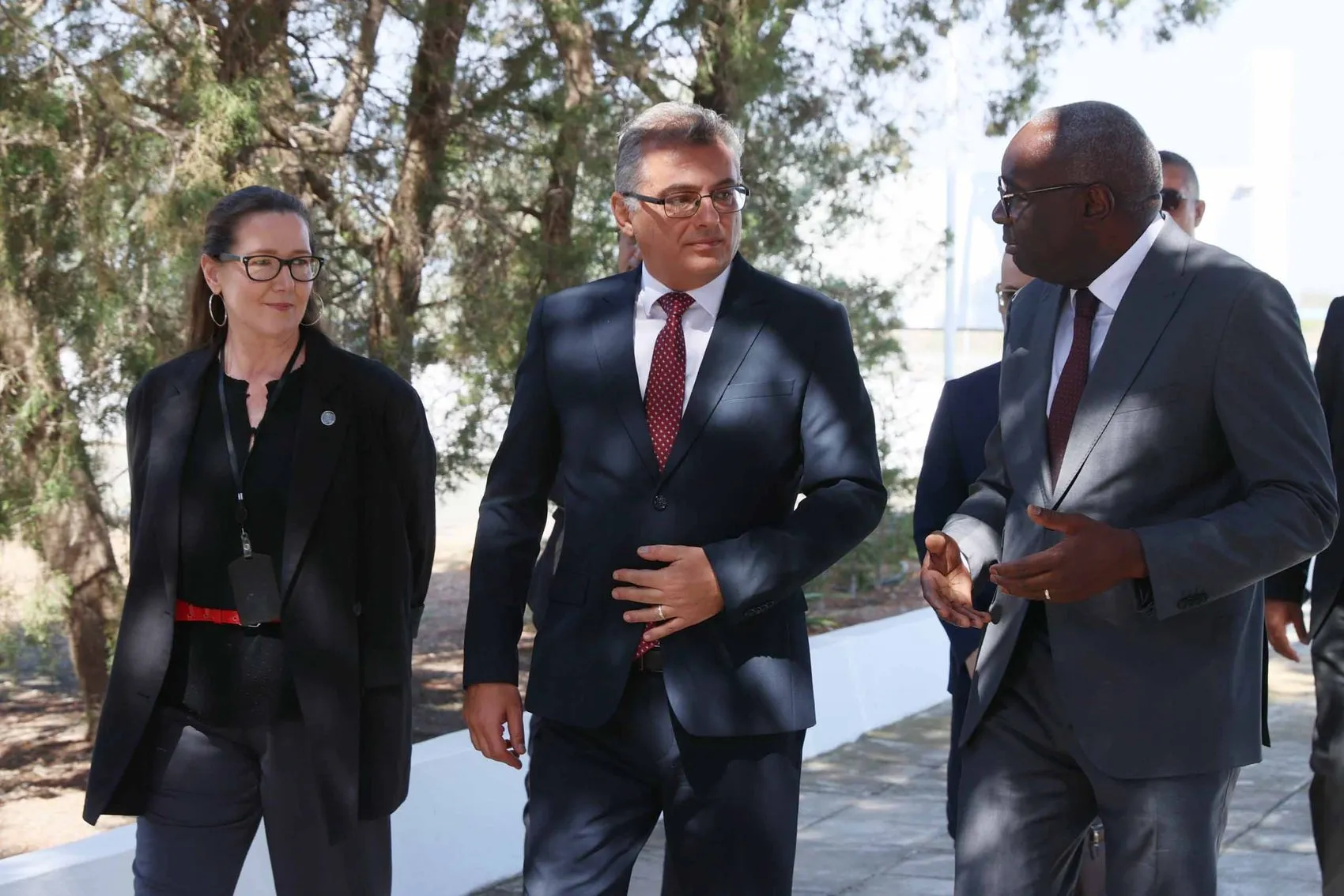 Ada'da kritik diplomasi trafiği: Ara bölgede sürpriz zirve
