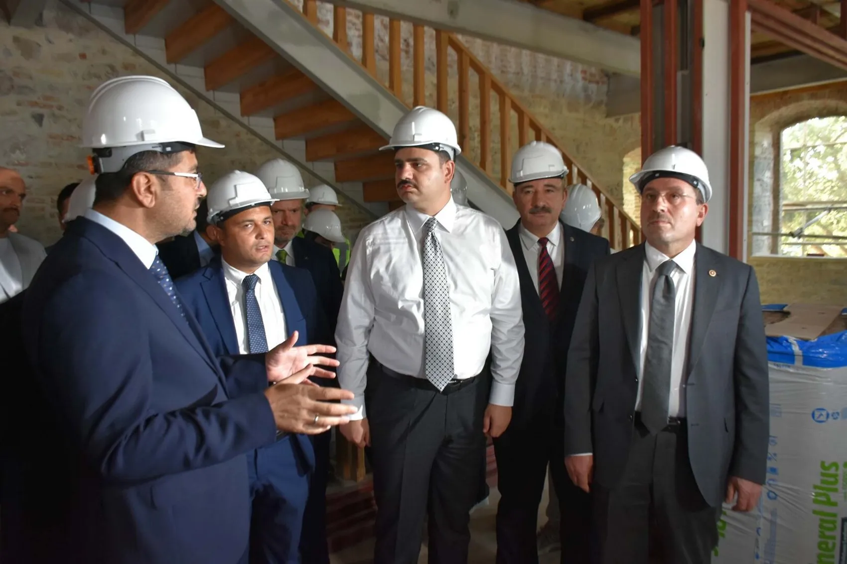 Eyyüp Kadir İnan'dan Özgür Özel'e Tarihi Un Fabrikası Çağrısı: Gelin ve Özür Dileyin