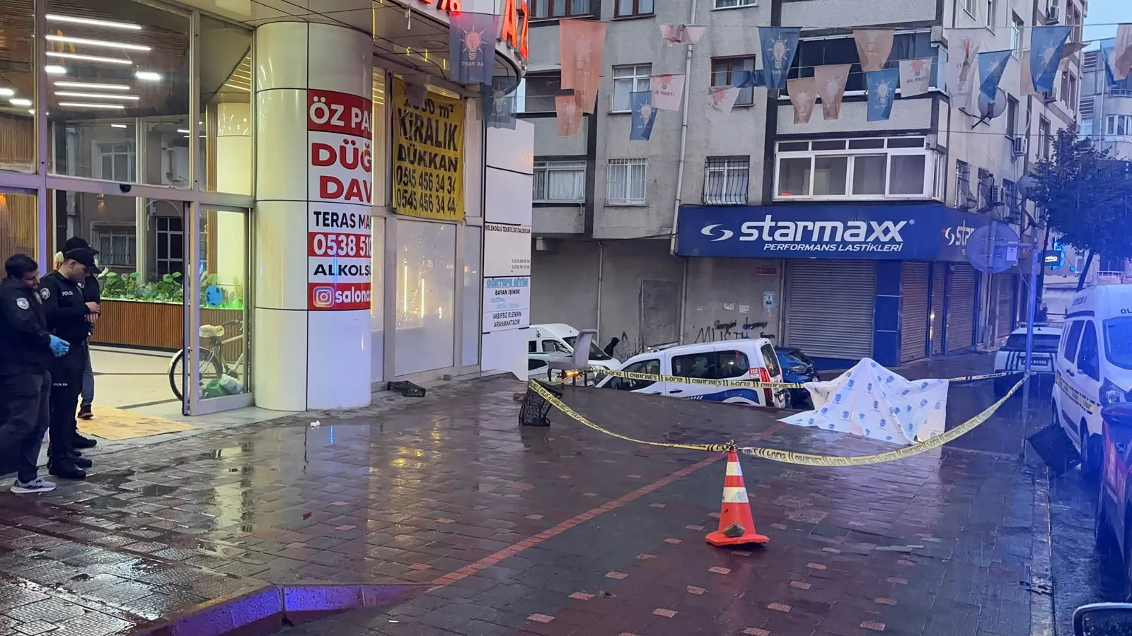 Gaziosmanpaşa'da sabahın ilk ışıklarında korku dolu anlar: İş yerine patlayıcı bıraktılar