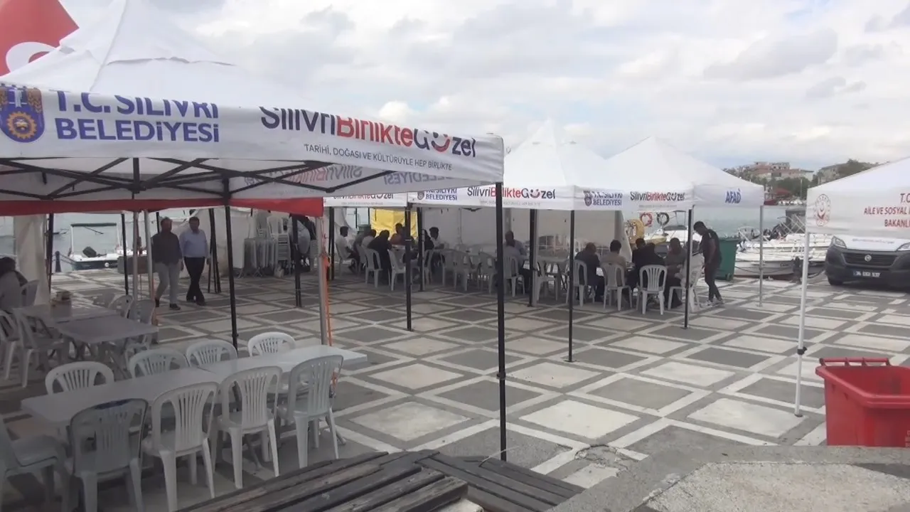 Marmara'nın derinliklerinde 13 günlük sessizlik: Kayıp denizcilerin aileleri umutla bekliyor