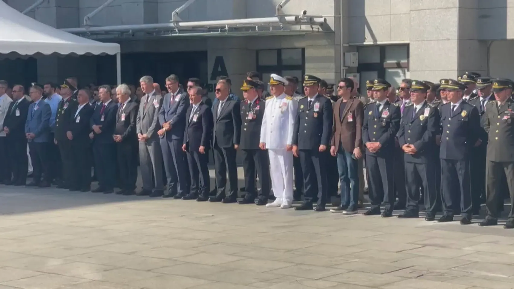 İstanbul Emniyeti'nde hüzünlü veda: Şehit polis Melih Kaygusuz son yolculuğuna uğurlandı