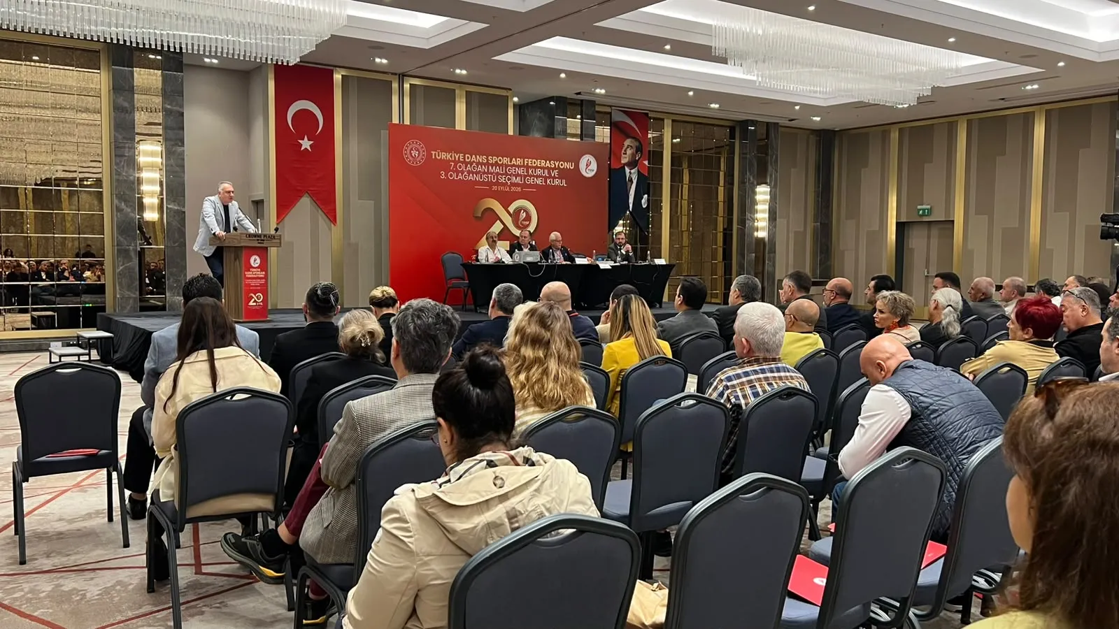 Dans camiasında güven tazeleme: Barış Korkmaz sandıktan zaferle çıktı