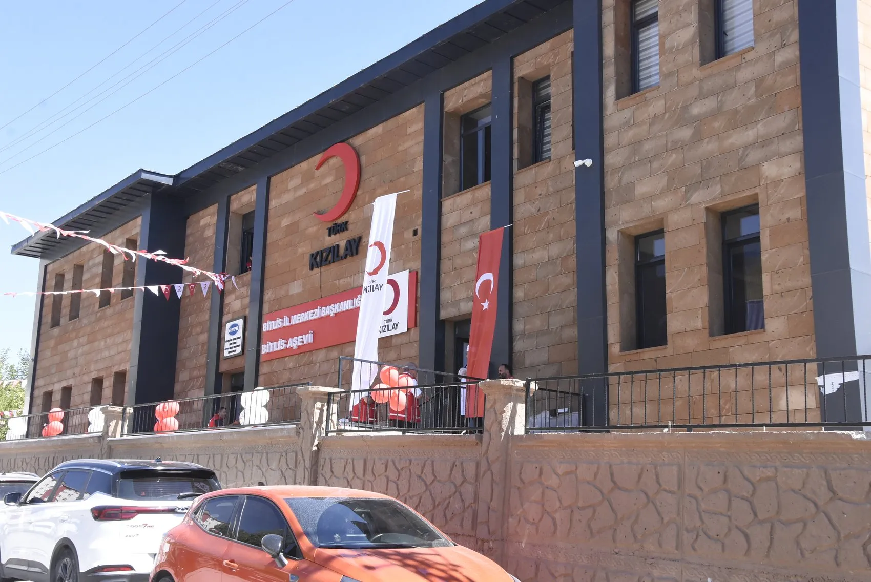 Bitlis’te Kızılay’ın iyilik sofrası kuruldu: 81 ilde süren dayanışma seferberliği