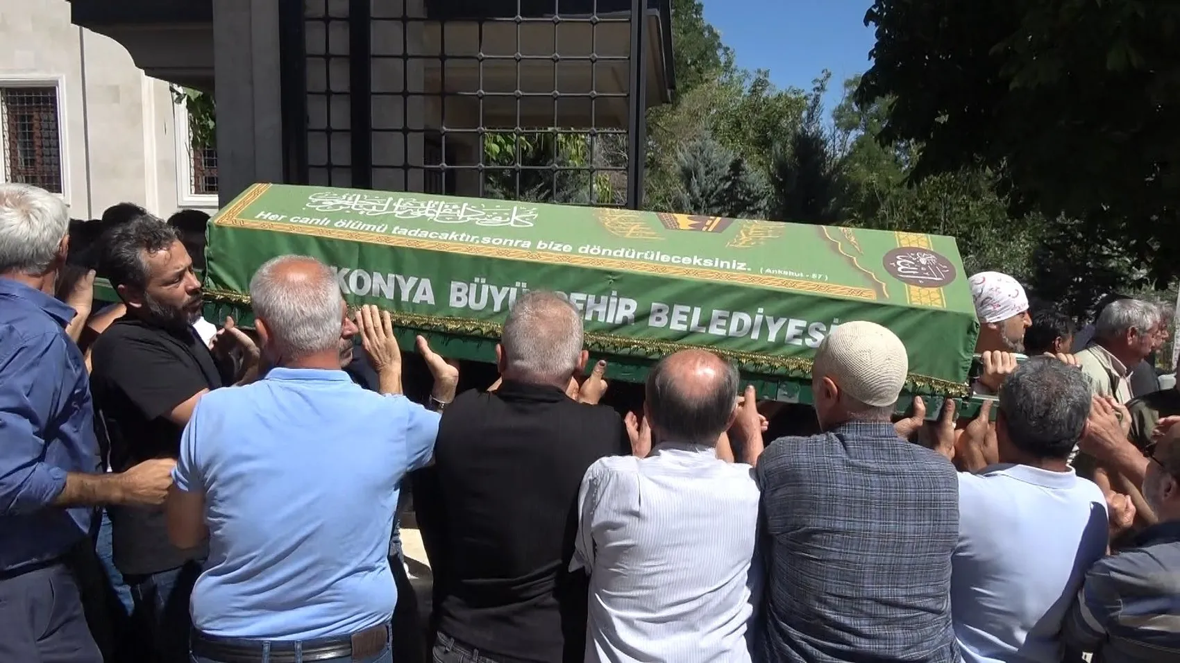 Konya'da yürek yakan veda: Gürşahin çifti son yolculuklarına birlikte uğurlandı