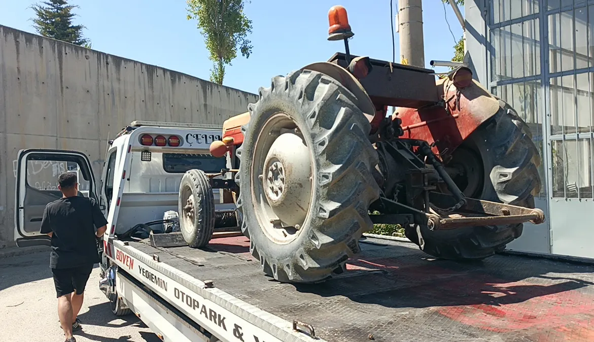 Burdur'da traktörle dehşet saçan ehliyetsiz sürücüye ağır fatura