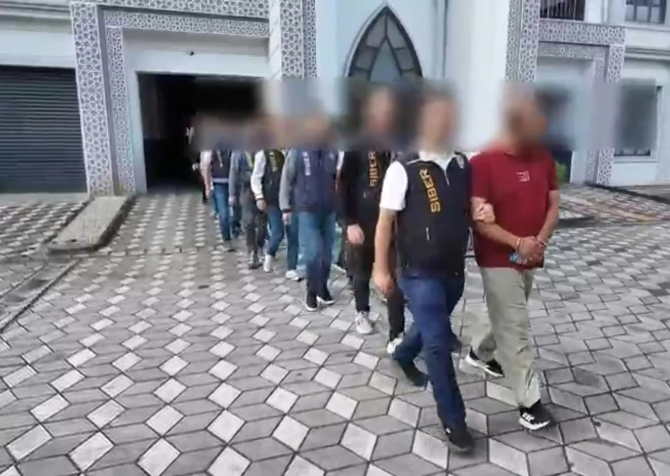 460 milyon liralık dijital vurgun: Yasa dışı bahis şebekesine büyük darbe