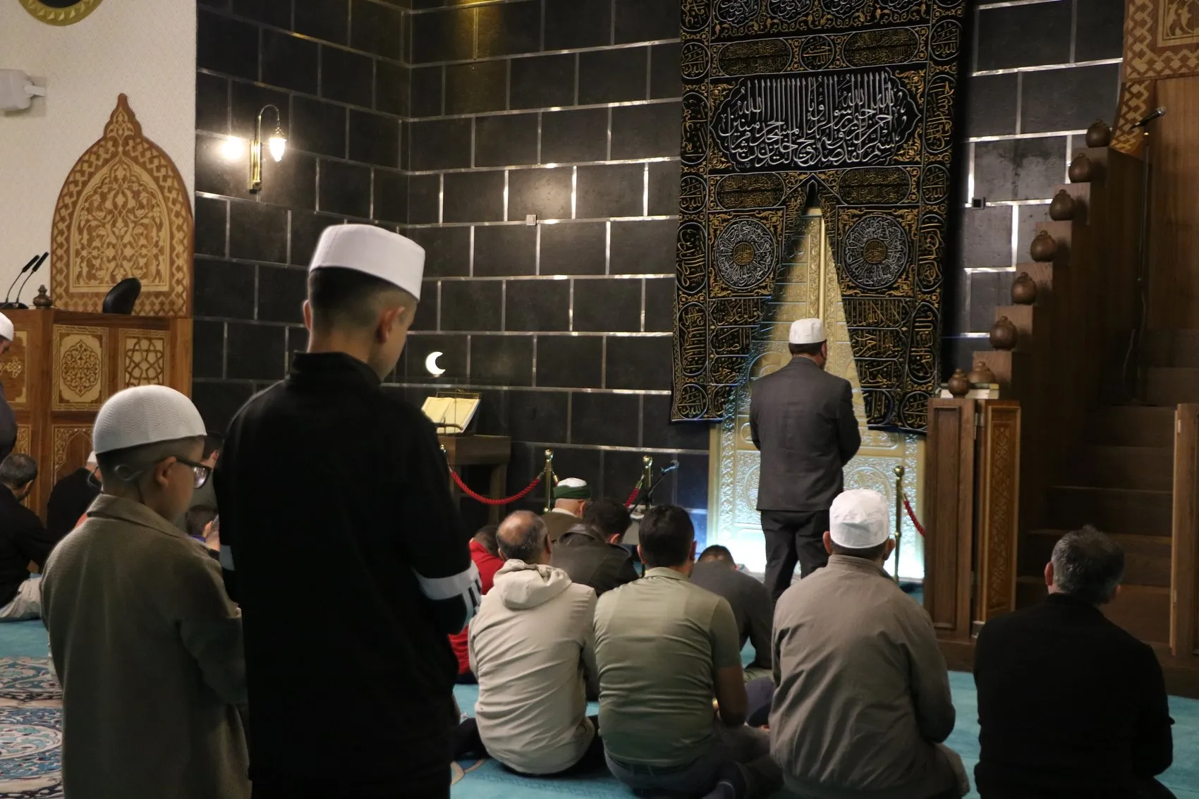 Kayseri'de Kabe özlemini dindiren mihrap: İbadet edenler kendilerini Mekke'de hissediyor