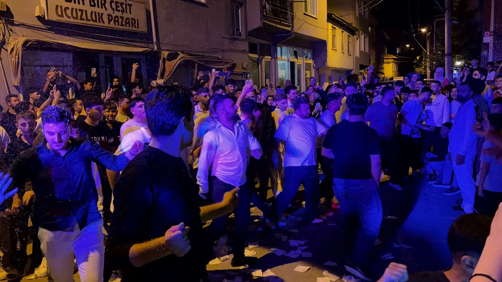 Bursa'nın mahalle eğlenceleri dijital dünyayı salladı: Salla Dansı için şehre akın ediyorlar