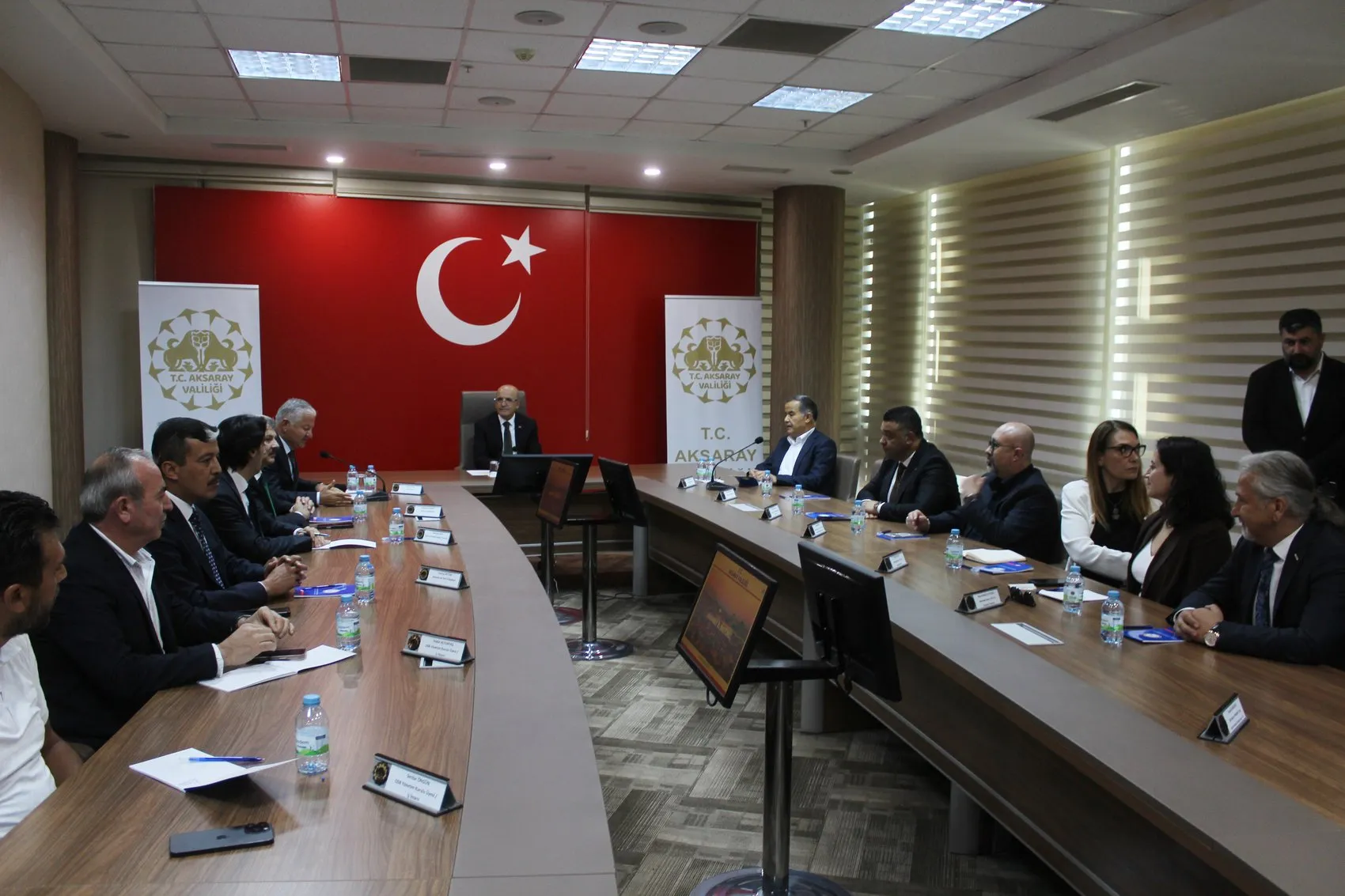 Mehmet Şimşek'in Aksaray Mesaisi: Ekonominin Rotası İş Dünyasıyla Çizildi