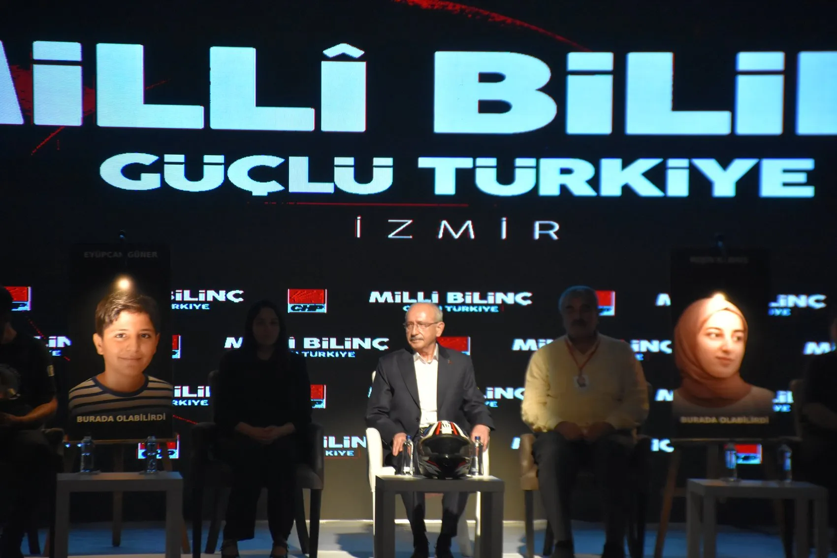 İzmir'de vicdanların sesi yükseldi: Kılıçdaroğlu mağdur ailelerle bir araya geldi