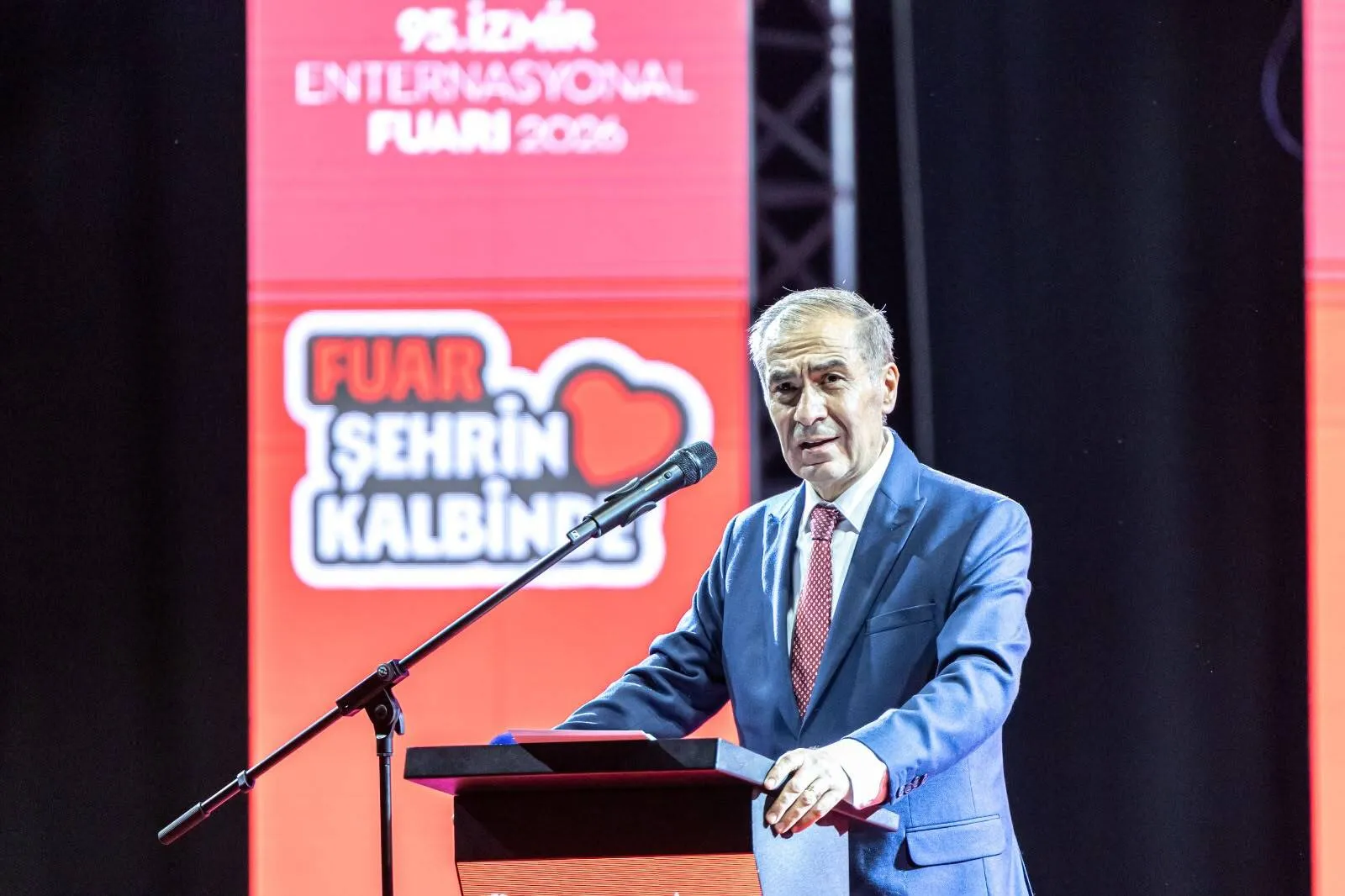 İzmir'in kalbi 95'inci kez aynı coşkuyla atıyor: Kültürpark'ta dev buluşma