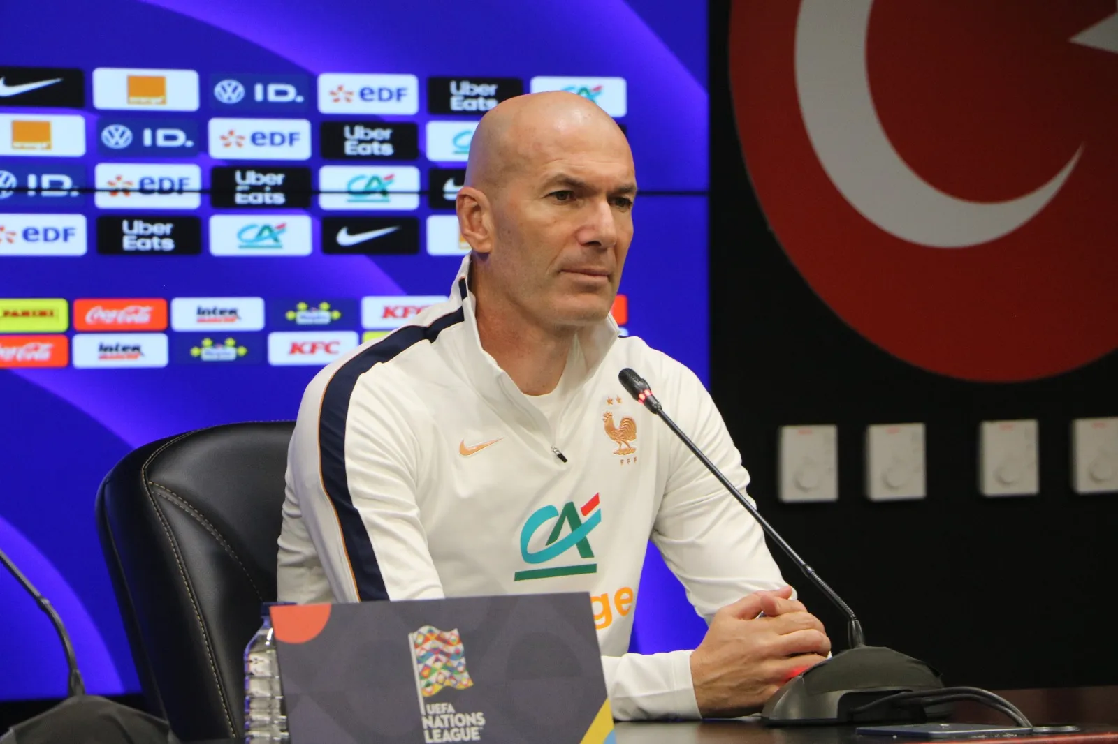 Zidane Kocaeli'de konuştu: Türkiye'nin elenmesi büyük sürpriz, hak ettikleri yerde değiller