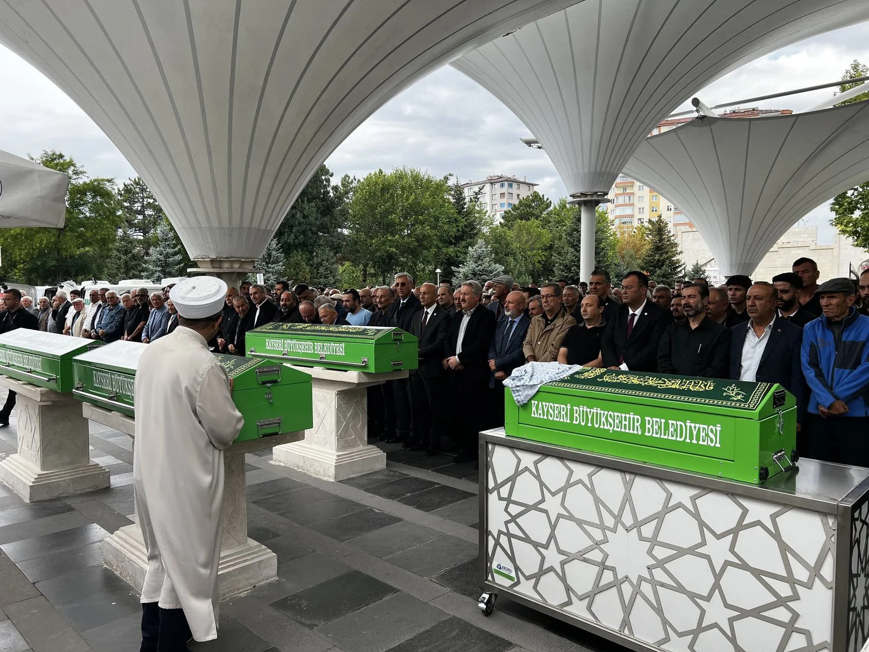 Kayseri'de yürek yakan veda: Babasının kucağında hayata veda etti