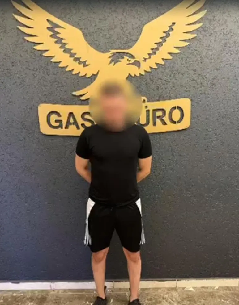 Keçiören'de nefes kesen kovalamaca: Polis aracına çarptı, kaçtığı sokakta yakayı ele verdi