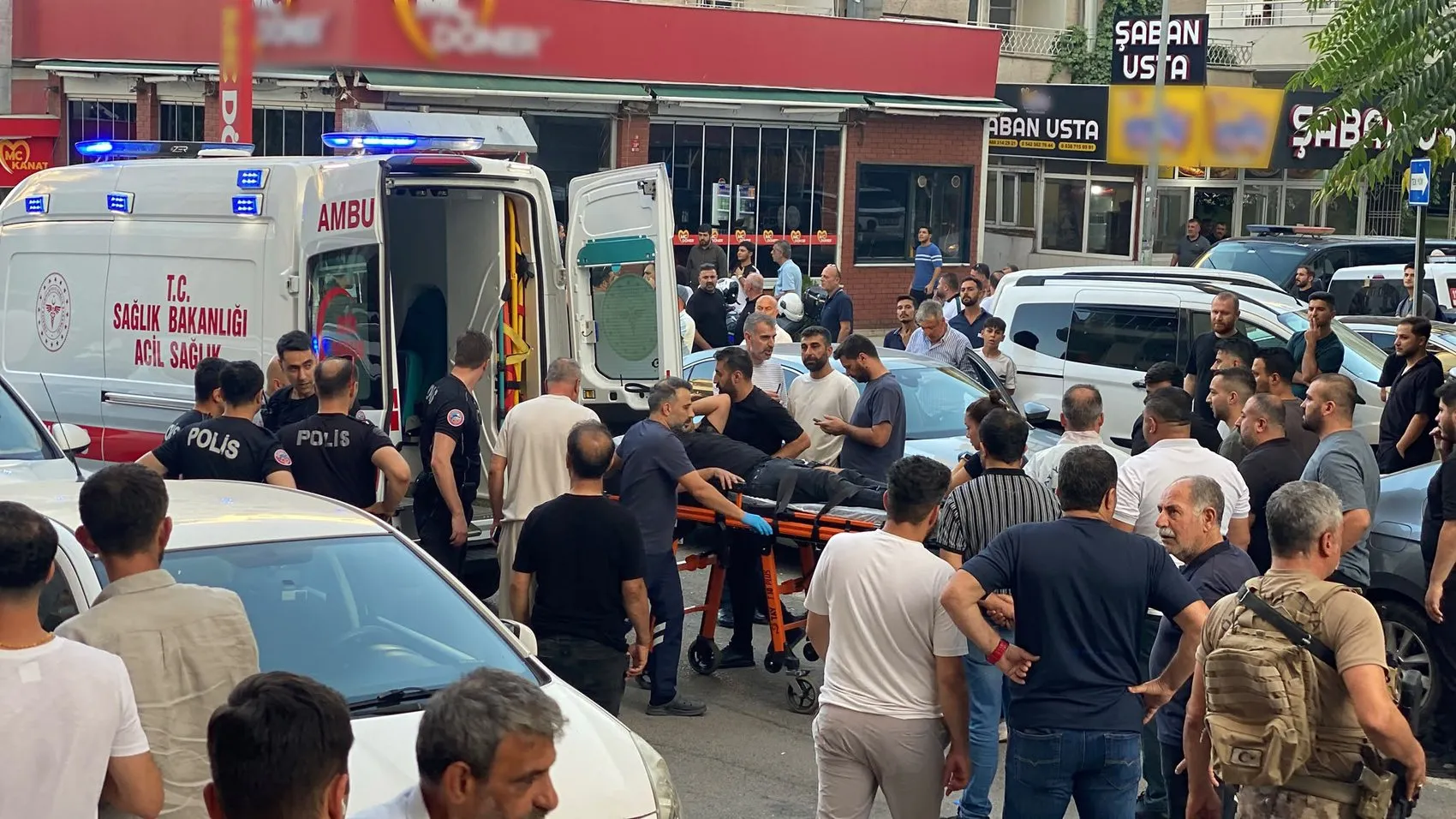 Batman'da sıradan bir akşamüstü dehşeti: Masum vatandaşlar kurşunların hedefi oldu