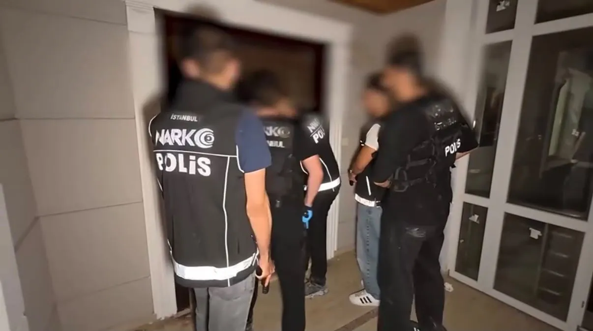 İstanbul'da zehir tacirlerine dev darbe: Milyonluk hap üretimi engellendi