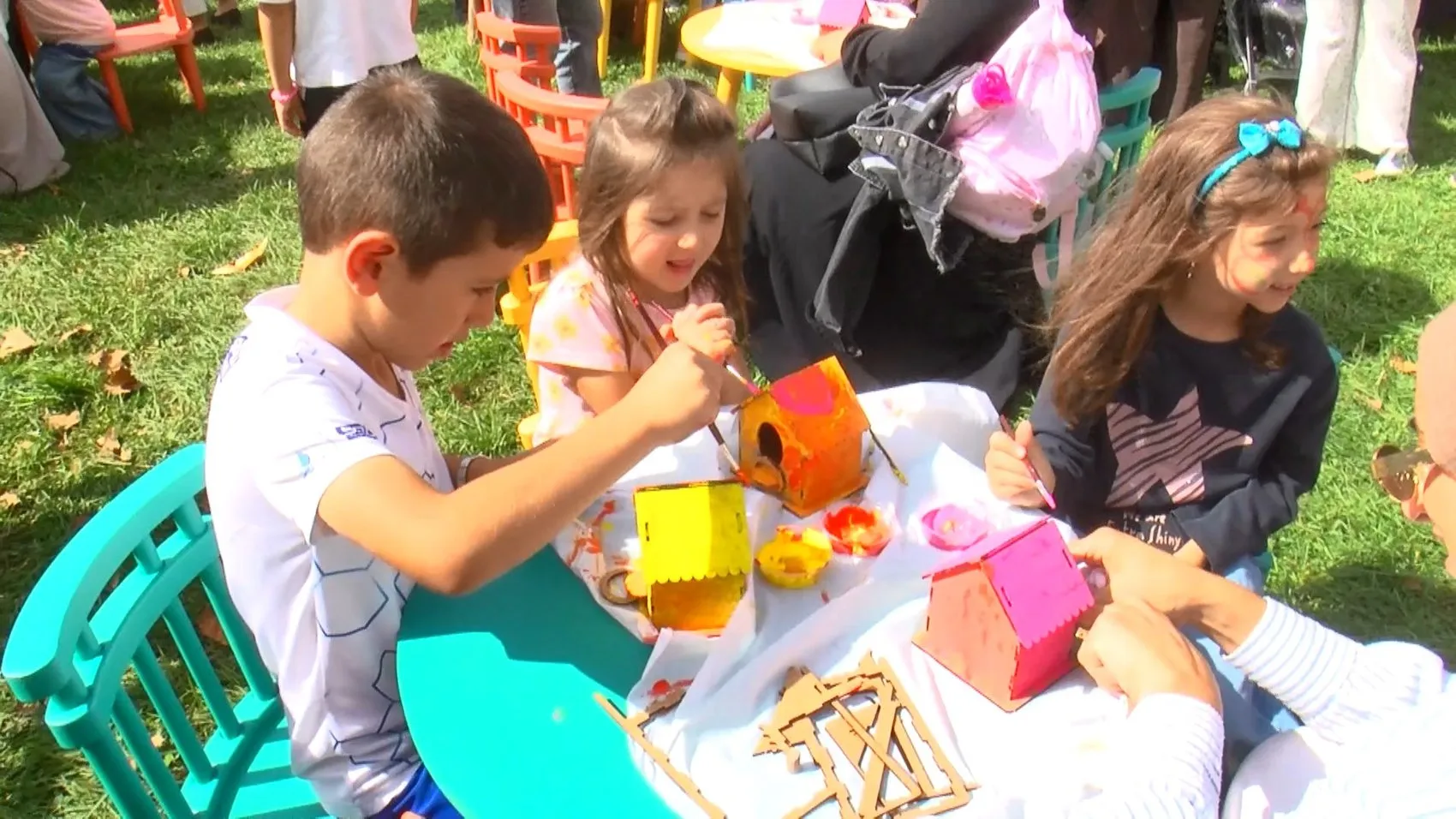 Ekranlardan Uzak Bir Mola: Rami Kütüphanesi Aile Festivali ile Kapılarını Açtı