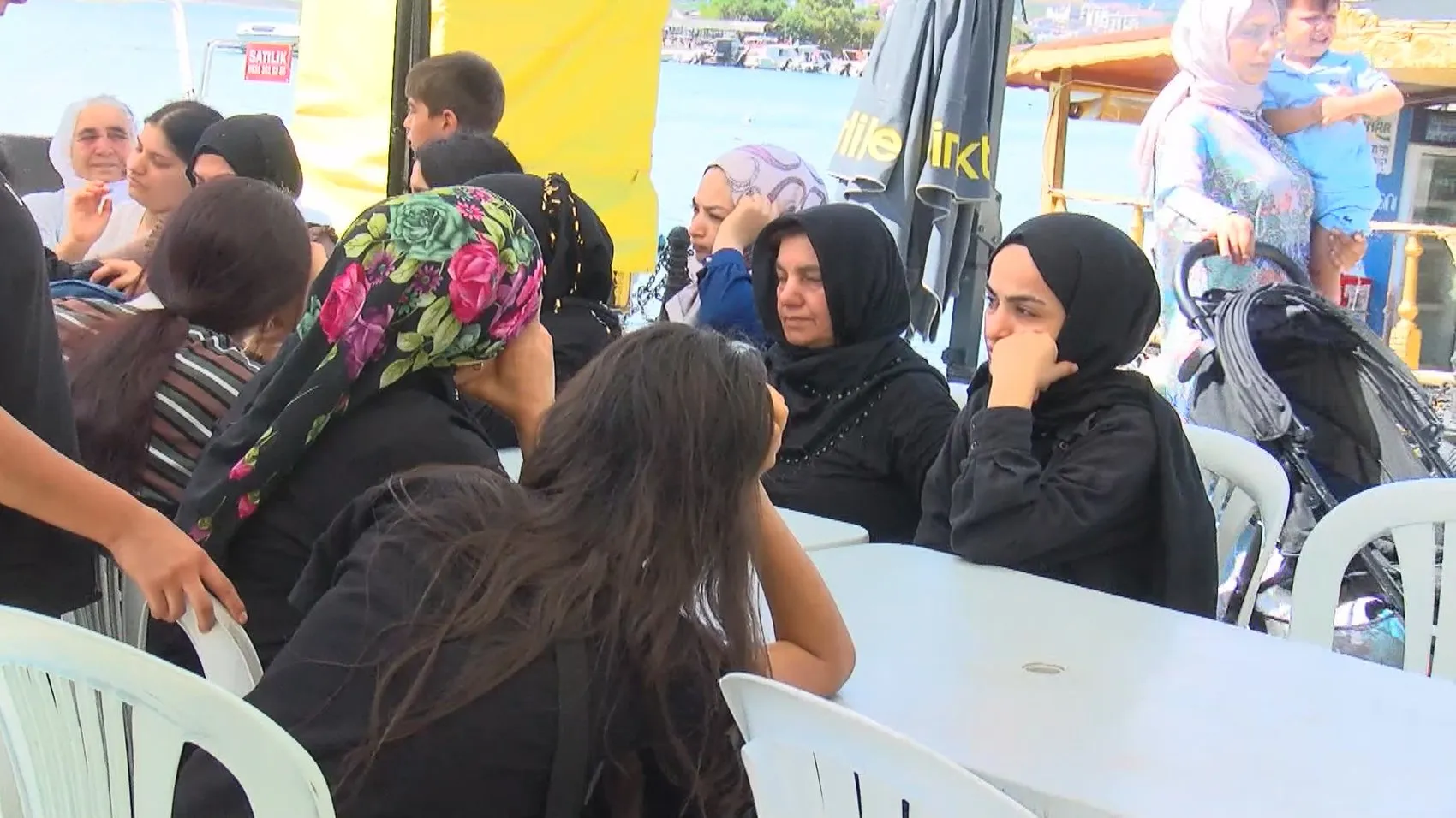 Silivri açıklarında zamana karşı yarış: Kayıp 10 denizcinin aileleri o tek umuda tutundu